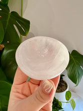Load image into Gallery viewer, Selenite Mini Bowl
